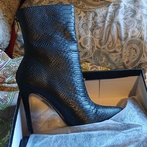 So Me Black Snake-Pattern Heeled Boots